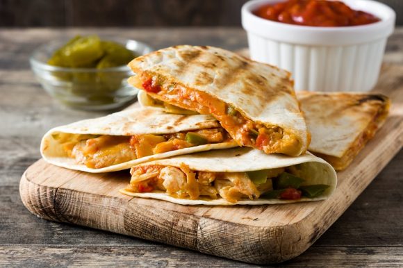 Quesadillas with chicken, peppers and Manchego - Pong Cheese