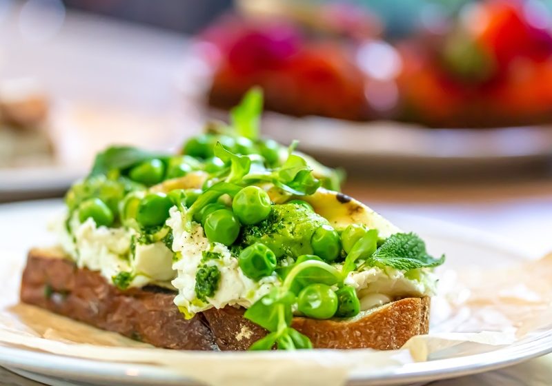 Garden Peas with Goat's Cheese and Lardo