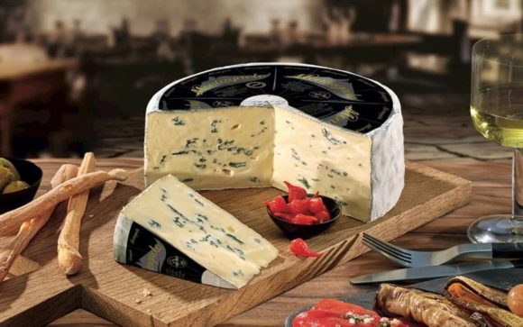 Montagnolo Blue Cheese German Cheese Cambozola Stilton Roquefort Fine Cheese